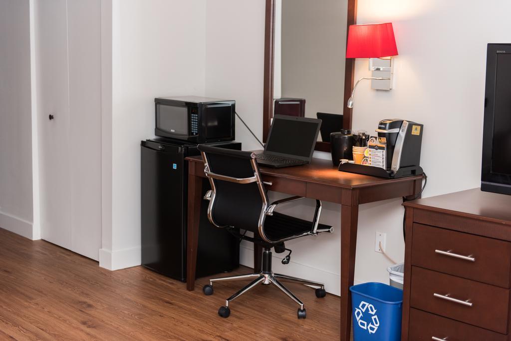 Hotel Le Floral Sherbrooke Luaran gambar