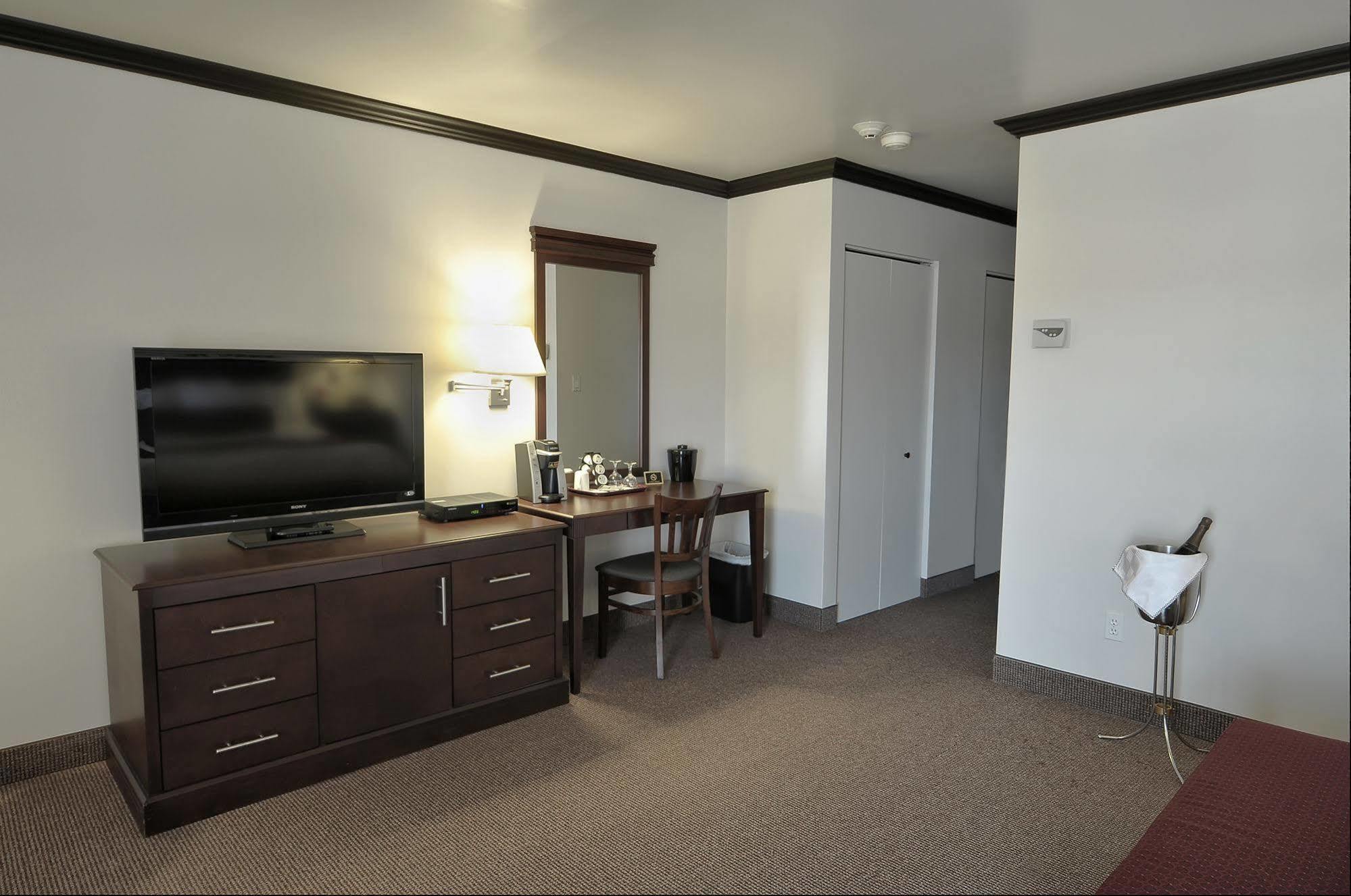 Hotel Le Floral Sherbrooke Luaran gambar