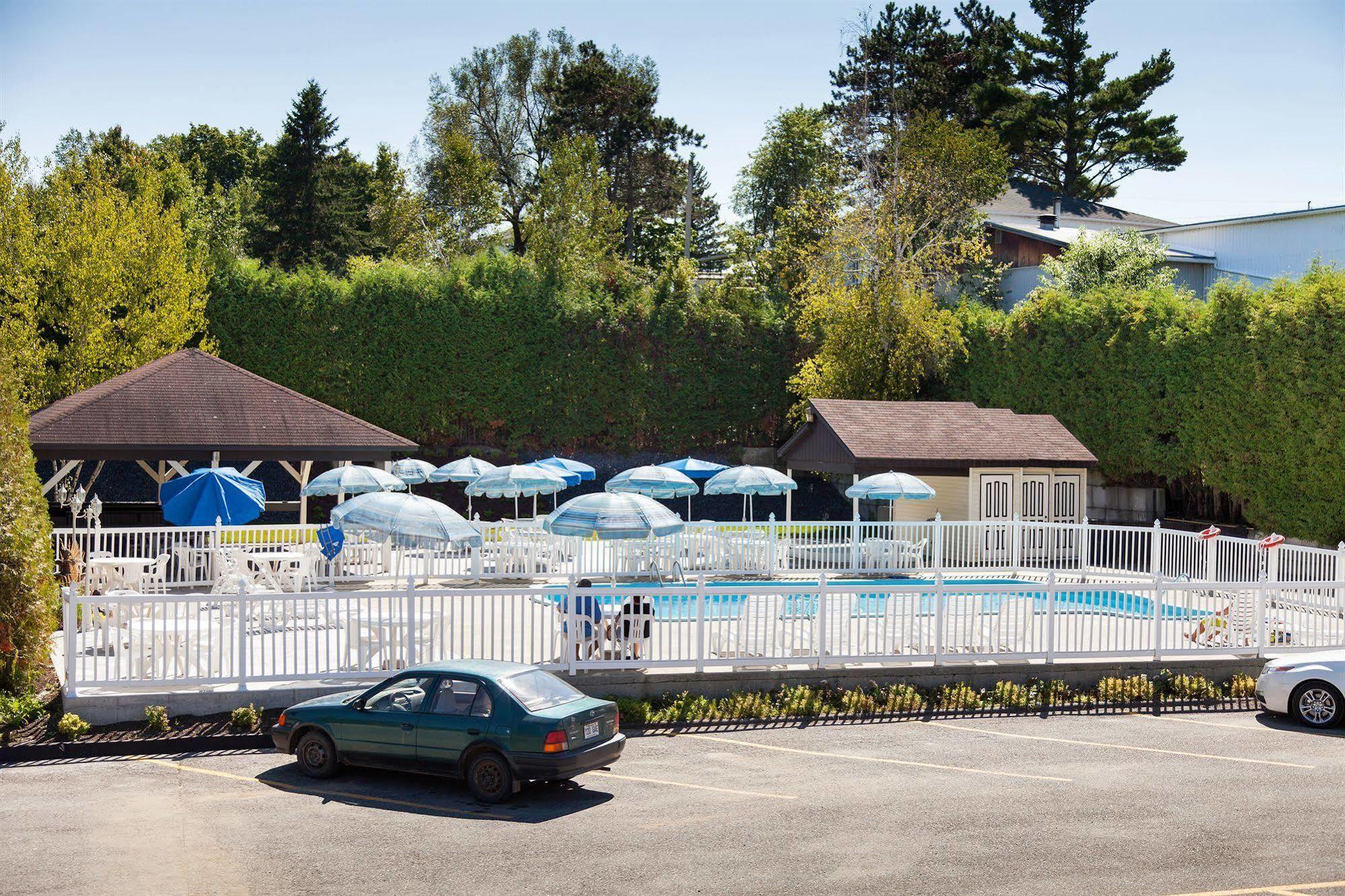 Hotel Le Floral Sherbrooke Luaran gambar
